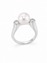 Load image into Gallery viewer, Pearl and Diamond Ring

