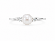 Load image into Gallery viewer, Pearl and Diamond Ring
