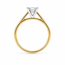 Load image into Gallery viewer, Round Cut Diamond Engagement Ring
